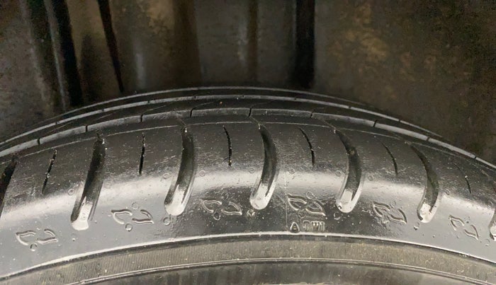 2023 Skoda KUSHAQ AMBITION 1.5 TSI DSG, Petrol, Automatic, 32,725 km, Right Rear Tyre Tread