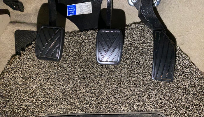 2014 Maruti Ciaz VXI, Petrol, Manual, 50,619 km, Pedals