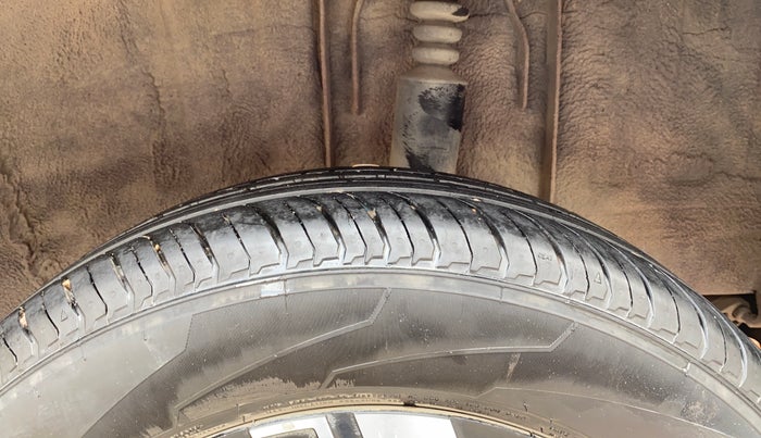 2023 Renault Kiger RXZ TURBO MT, Petrol, Manual, 8,888 km, Left Rear Tyre Tread