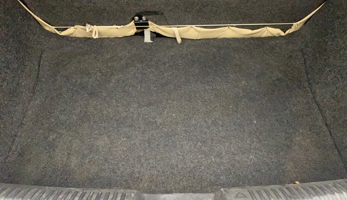 2015 Volkswagen Polo HIGHLINE1.5L, Diesel, Manual, 52,533 km, Boot Inside