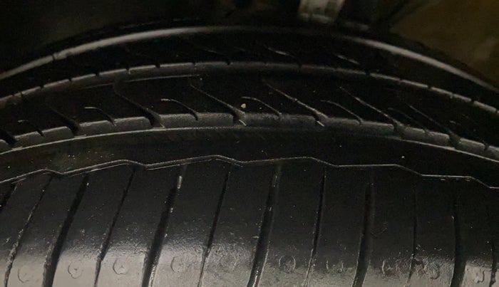 2015 Volkswagen Polo HIGHLINE1.5L, Diesel, Manual, 52,533 km, Left Front Tyre Tread