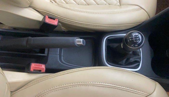 2015 Volkswagen Polo HIGHLINE1.5L, Diesel, Manual, 52,533 km, Gear Lever