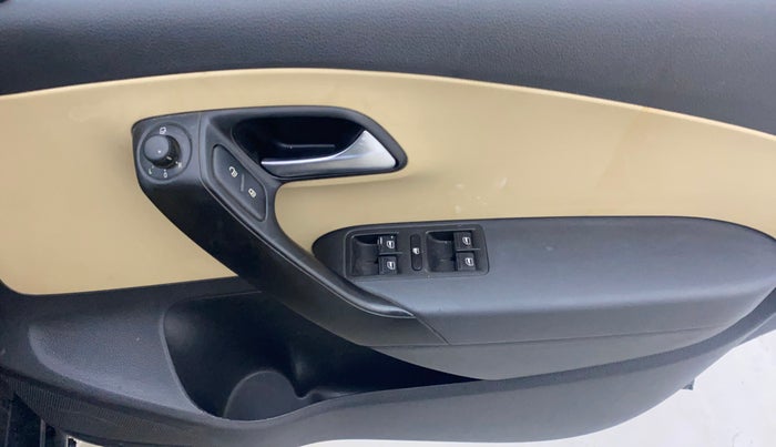 2015 Volkswagen Polo HIGHLINE1.5L, Diesel, Manual, 52,533 km, Driver Side Door Panels Control