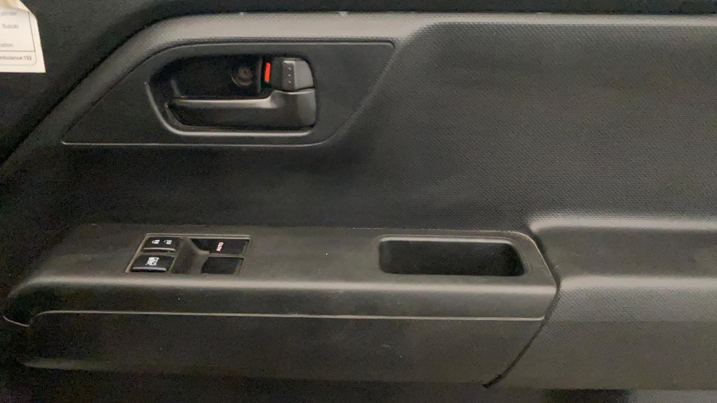 2020 Maruti New Wagon-R LXI CNG 1.0, CNG, Manual, 90,605 km, Driver Side Door Panels Control