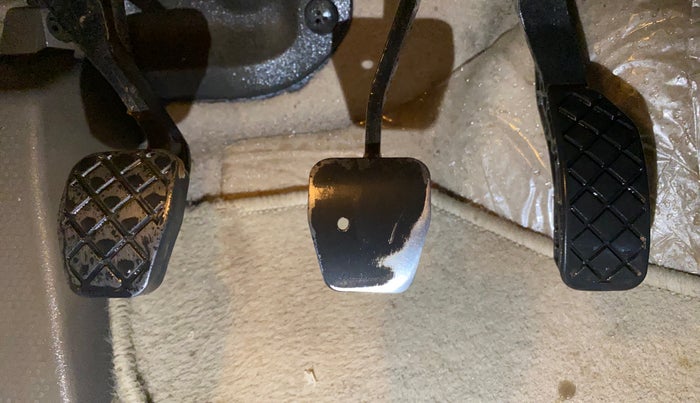 2016 Volkswagen Vento HIGHLINE 1.6 MPI, Petrol, Manual, 94,776 km, Pedals