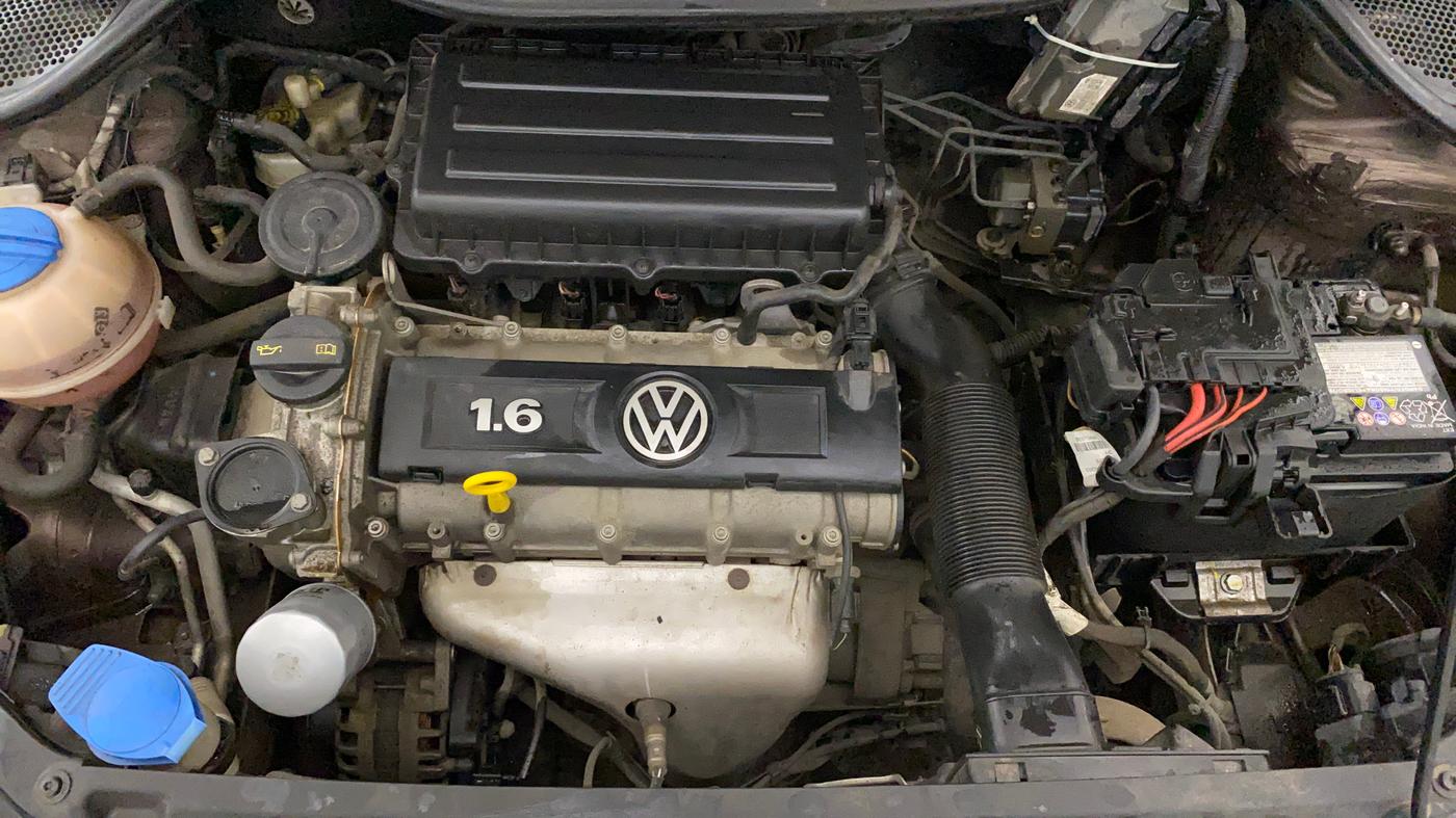 2016 Volkswagen Vento HIGHLINE 1.6 MPI, Petrol, Manual, 94,431 km, Engine View