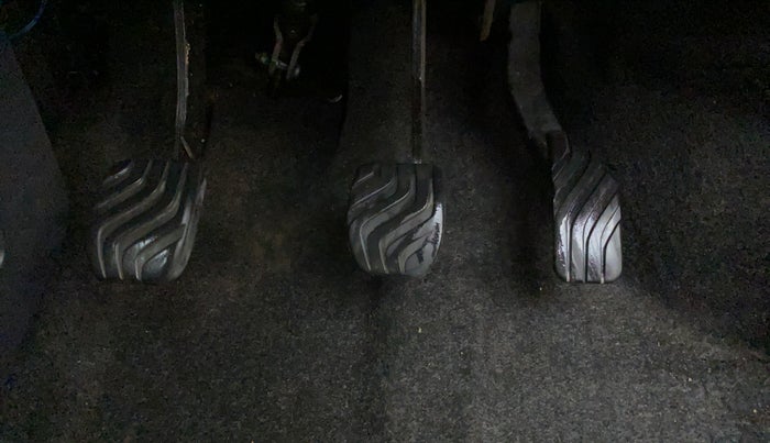 2016 Renault Kwid RXT, Petrol, Manual, 42,471 km, Pedals