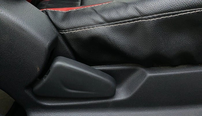 2016 Renault Kwid RXT, Petrol, Manual, 42,471 km, Driver Side Adjustment Panel