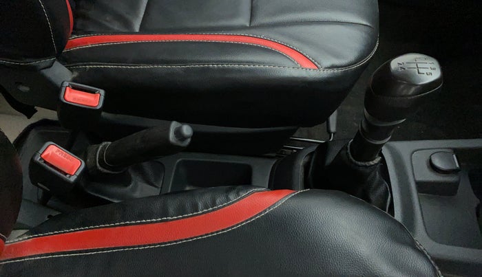 2016 Renault Kwid RXT, Petrol, Manual, 42,471 km, Gear Lever