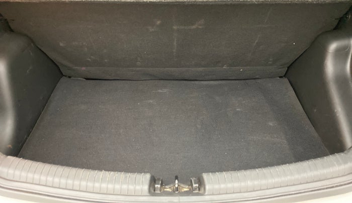 2014 Hyundai Grand i10 MAGNA 1.1 CRDI, Diesel, Manual, 65,056 km, Boot Inside