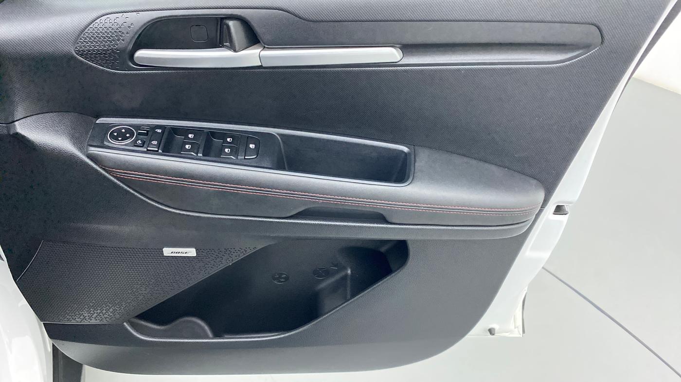 2020 KIA SONET GTX PLUS DCT 1.0, Petrol, Automatic, 10,977 km, Driver Side Door Panels Control