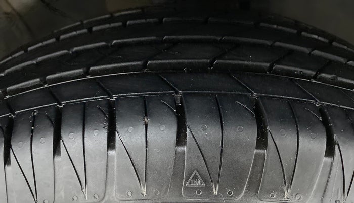 2020 KIA SONET GTX PLUS DCT 1.0, Petrol, Automatic, 10,977 km, Right Front Tyre Tread