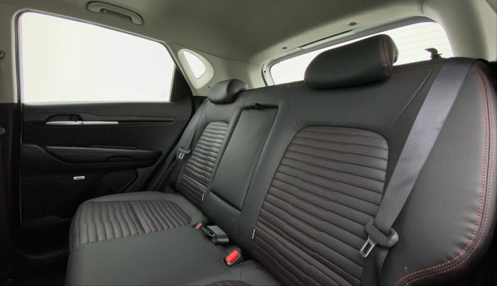 2020 KIA SONET GTX PLUS DCT 1.0, Petrol, Automatic, 10,977 km, Right Side Rear Door Cabin