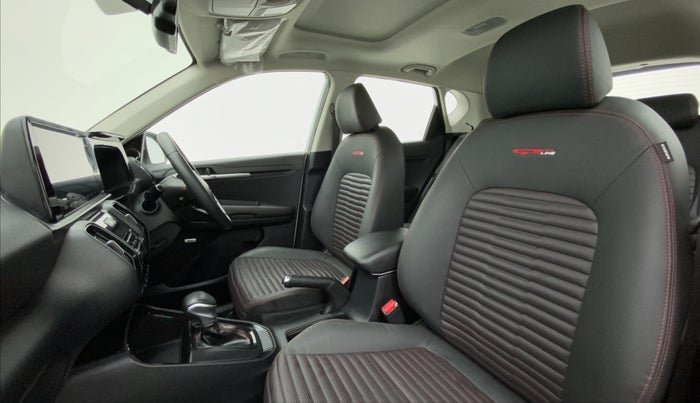 2020 KIA SONET GTX PLUS DCT 1.0, Petrol, Automatic, 10,977 km, Right Side Front Door Cabin