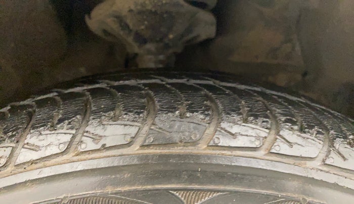 2017 Maruti Celerio VXI AMT (O), Petrol, Automatic, 40,302 km, Right Front Tyre Tread