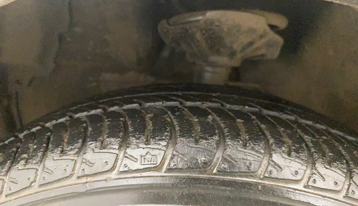 2017 Maruti Celerio VXI AMT (O), Petrol, Automatic, 40,302 km, Left Front Tyre Tread
