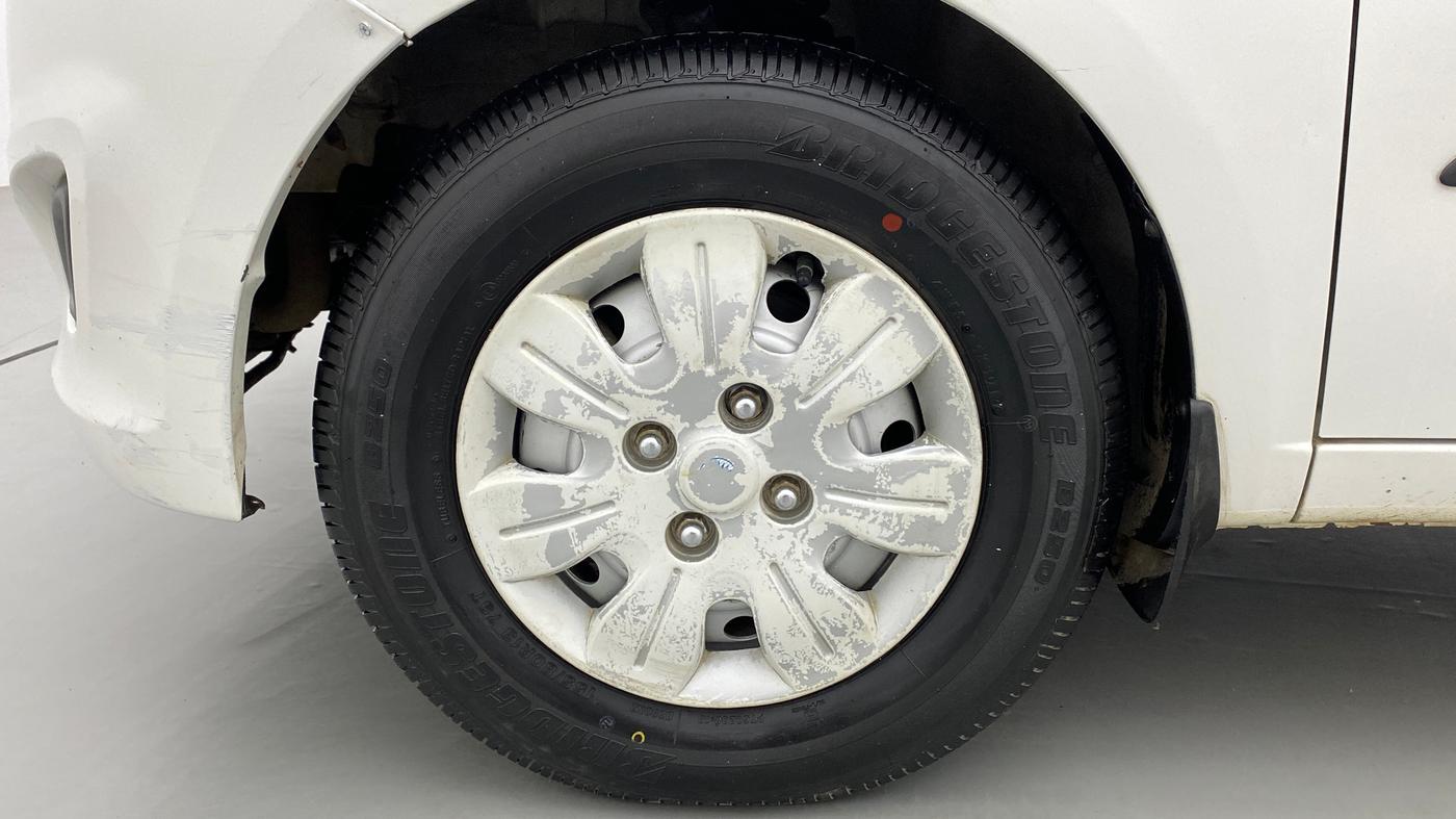 2014 Hyundai i10 MAGNA 1.1, CNG, Manual, 1,00,854 km, Left Front Wheel
