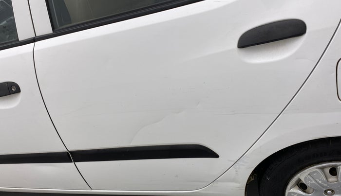 2014 Hyundai i10 MAGNA 1.1, CNG, Manual, 1,00,854 km, Rear left door - Slightly dented