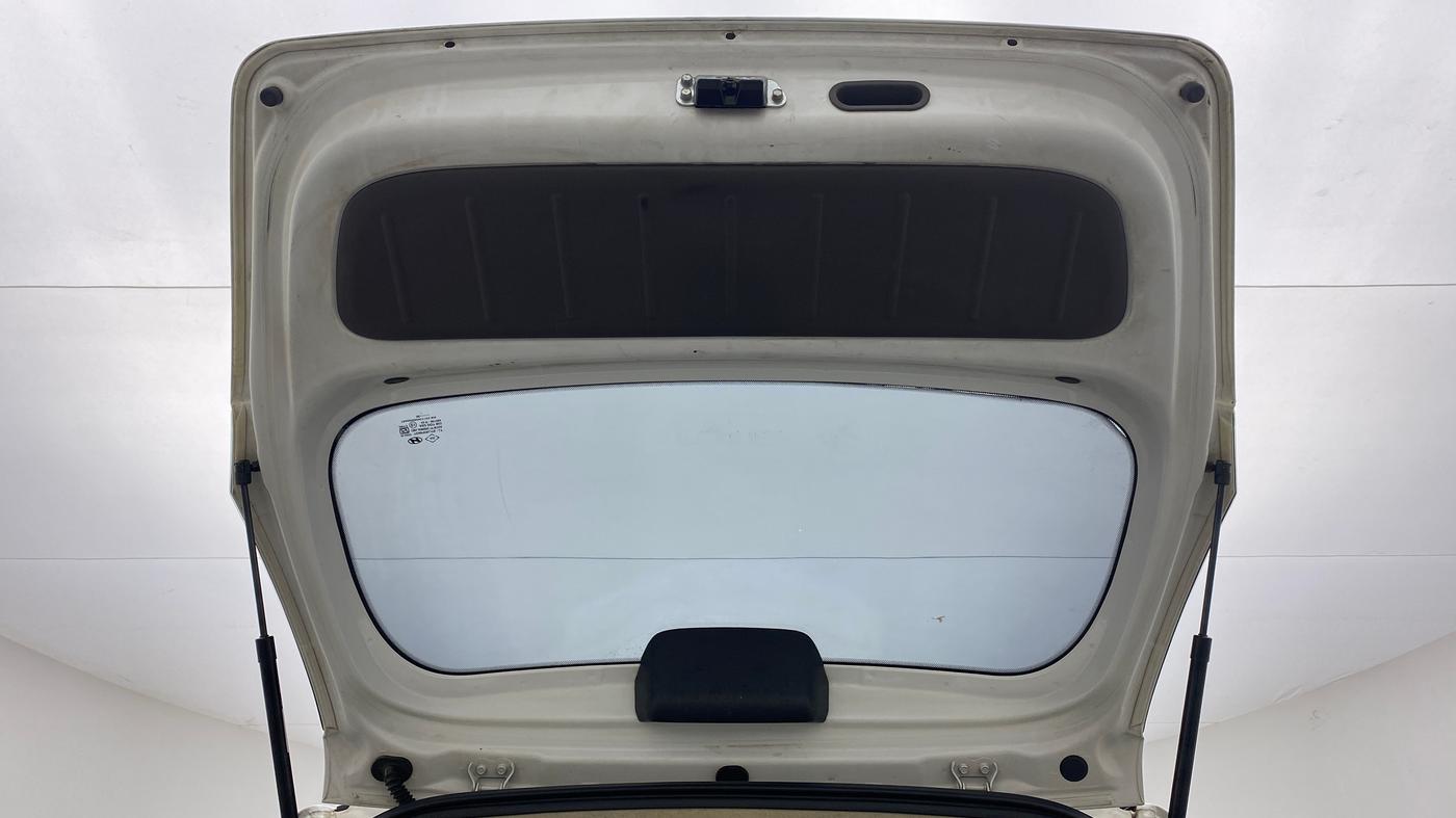 2014 Hyundai i10 MAGNA 1.1, CNG, Manual, 1,00,854 km, Boot Door Open
