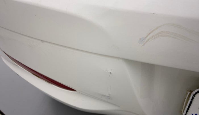 2014 Hyundai i10 MAGNA 1.1, CNG, Manual, 1,00,854 km, Rear bumper - Paint is slightly damaged
