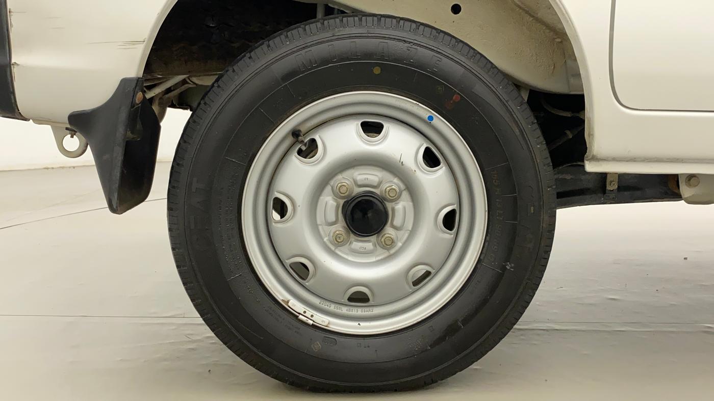 2022 Maruti Eeco 5 STR AC CNG, CNG, Manual, 10,783 km, Right Rear Wheel