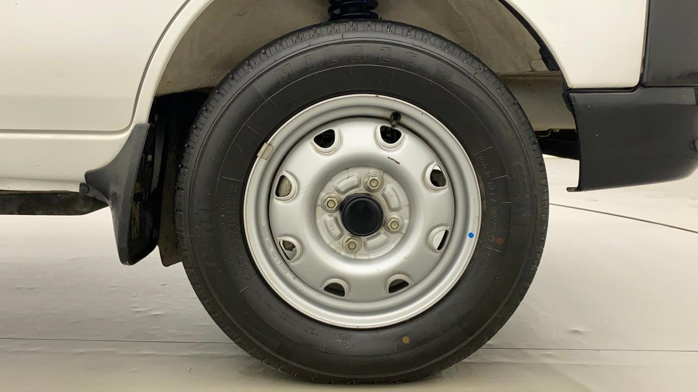 2022 Maruti Eeco 5 STR AC CNG, CNG, Manual, 10,783 km, Right Front Wheel