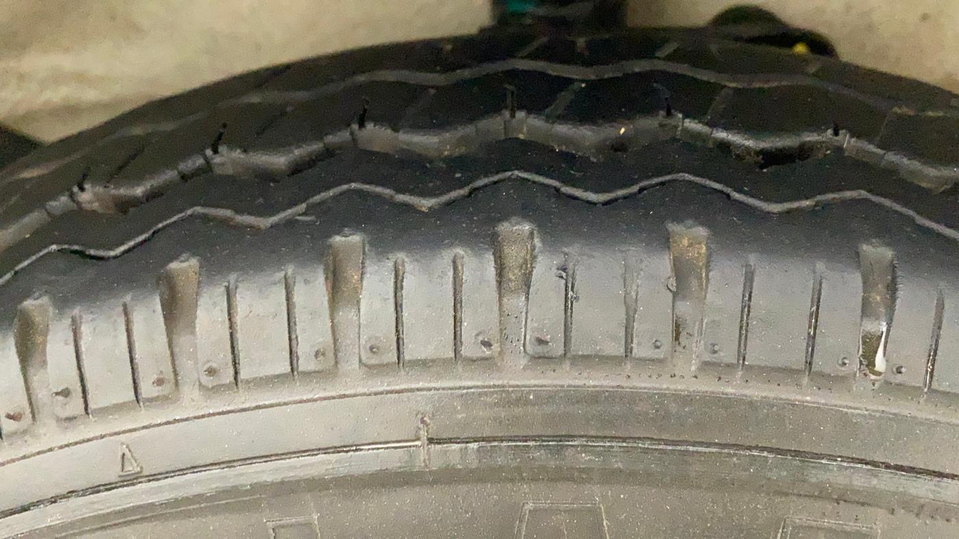 2022 Maruti Eeco 5 STR AC CNG, CNG, Manual, 10,783 km, Right Front Tyre Tread