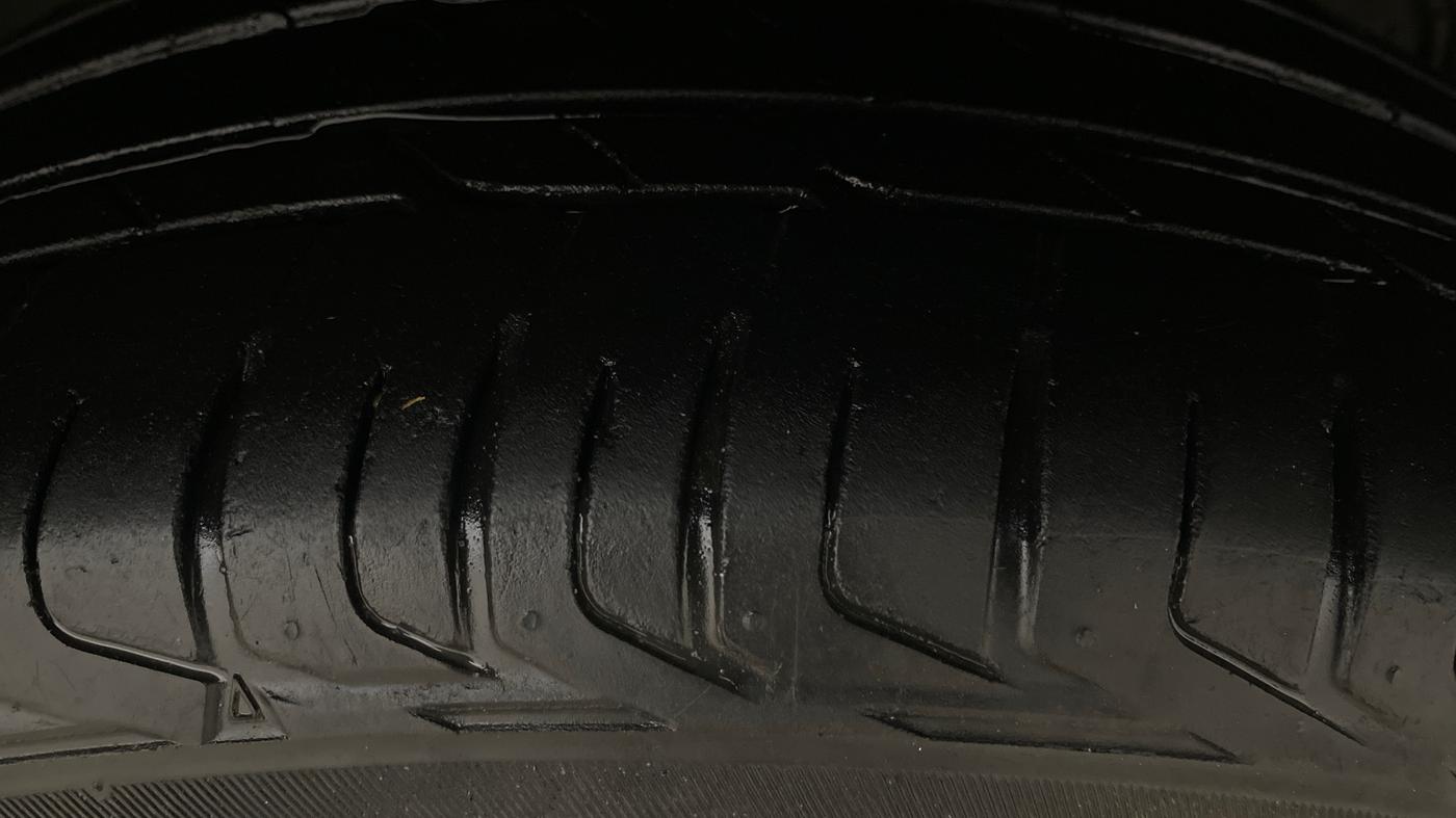 2023 Tata NEXON XM SUNROOF PETROL, Petrol, Manual, 46,086 km, Right Front Tyre Tread