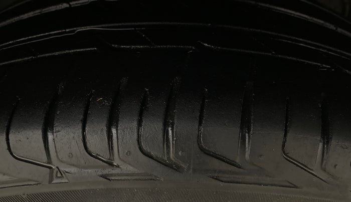 2023 Tata NEXON XM SUNROOF PETROL, Petrol, Manual, 46,086 km, Right Front Tyre Tread