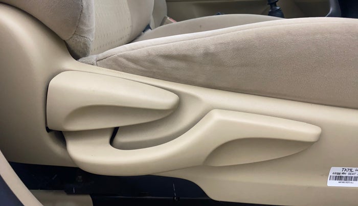 2018 Toyota YARIS J MT, Petrol, Manual, 86,756 km, Driver Side Adjustment Panel