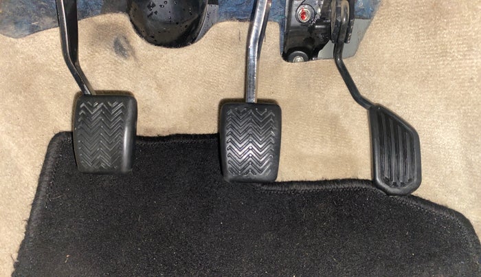 2018 Toyota YARIS J MT, Petrol, Manual, 86,756 km, Pedals