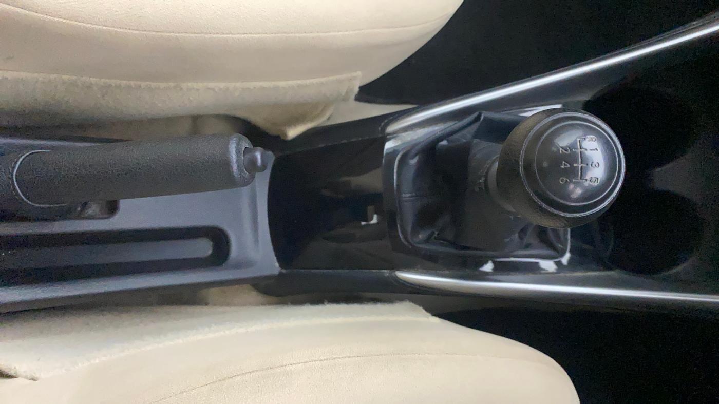 2018 Toyota YARIS J MT, Petrol, Manual, 86,756 km, Gear Lever