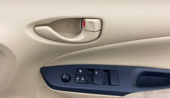 2018 Toyota YARIS J MT, Petrol, Manual, 86,756 km, Driver Side Door Panels Control