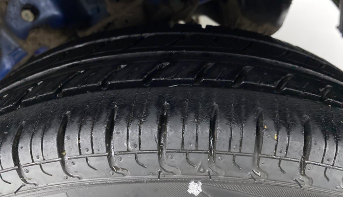 2014 Hyundai Eon ERA +, Petrol, Manual, 32,084 km, Left Rear Tyre Tread