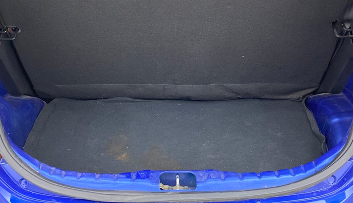 2014 Hyundai Eon ERA +, Petrol, Manual, 32,084 km, Boot Inside