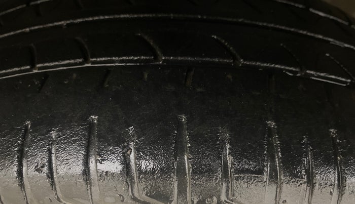 2014 Honda Amaze 1.2L I-VTEC S, Petrol, Manual, 56,765 km, Left Front Tyre Tread