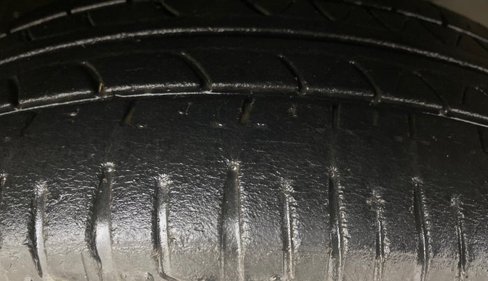 2014 Honda Amaze 1.2L I-VTEC S, Petrol, Manual, 56,765 km, Right Front Tyre Tread