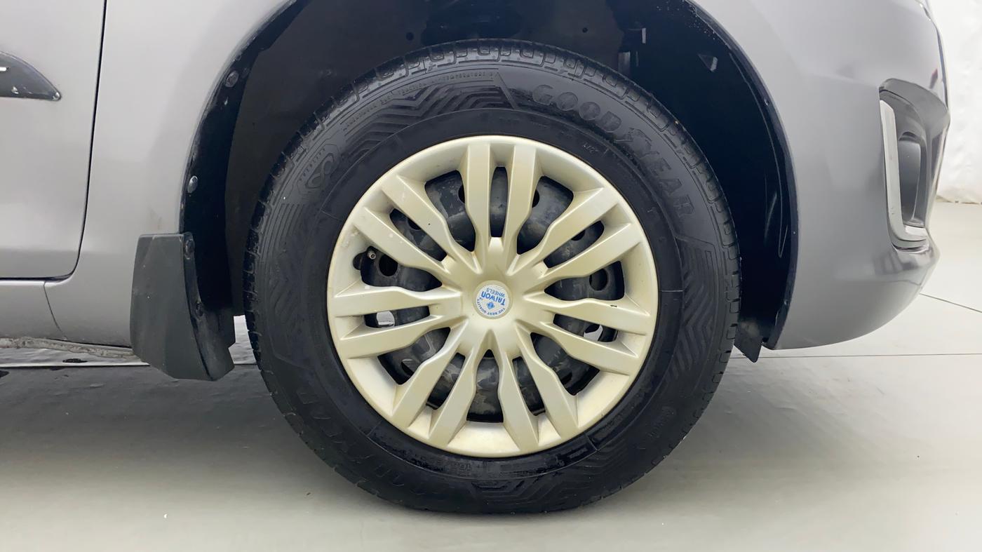2015 Maruti Swift VDI ABS, Diesel, Manual, 84,255 km, Right Front Tyre