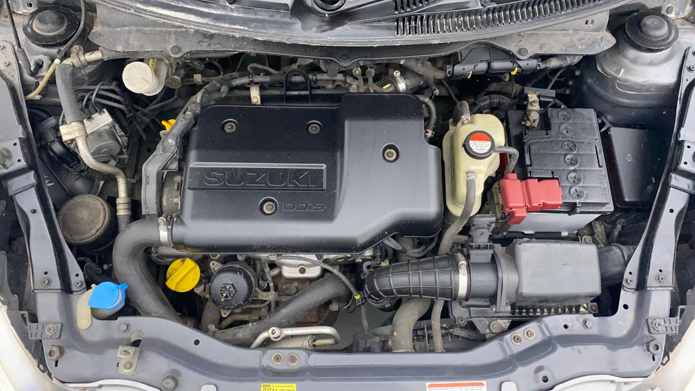2015 Maruti Swift VDI ABS, Diesel, Manual, 84,255 km, Engine Bonet View