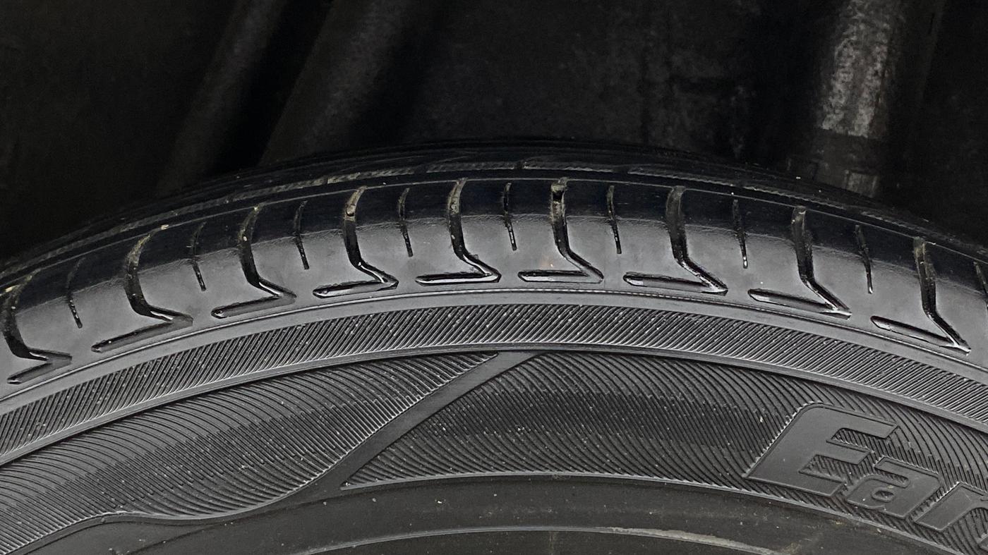 2013 Honda City 1.5L I-VTEC V MT, Petrol, Manual, 1,20,789 km, Left Rear Tyre Tread