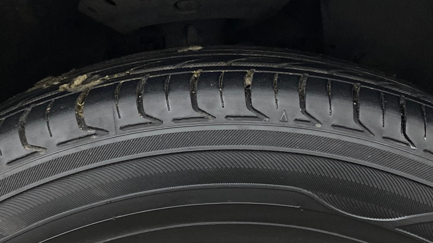 2013 Honda City 1.5L I-VTEC V MT, Petrol, Manual, 1,20,789 km, Right Front Tyre Tread