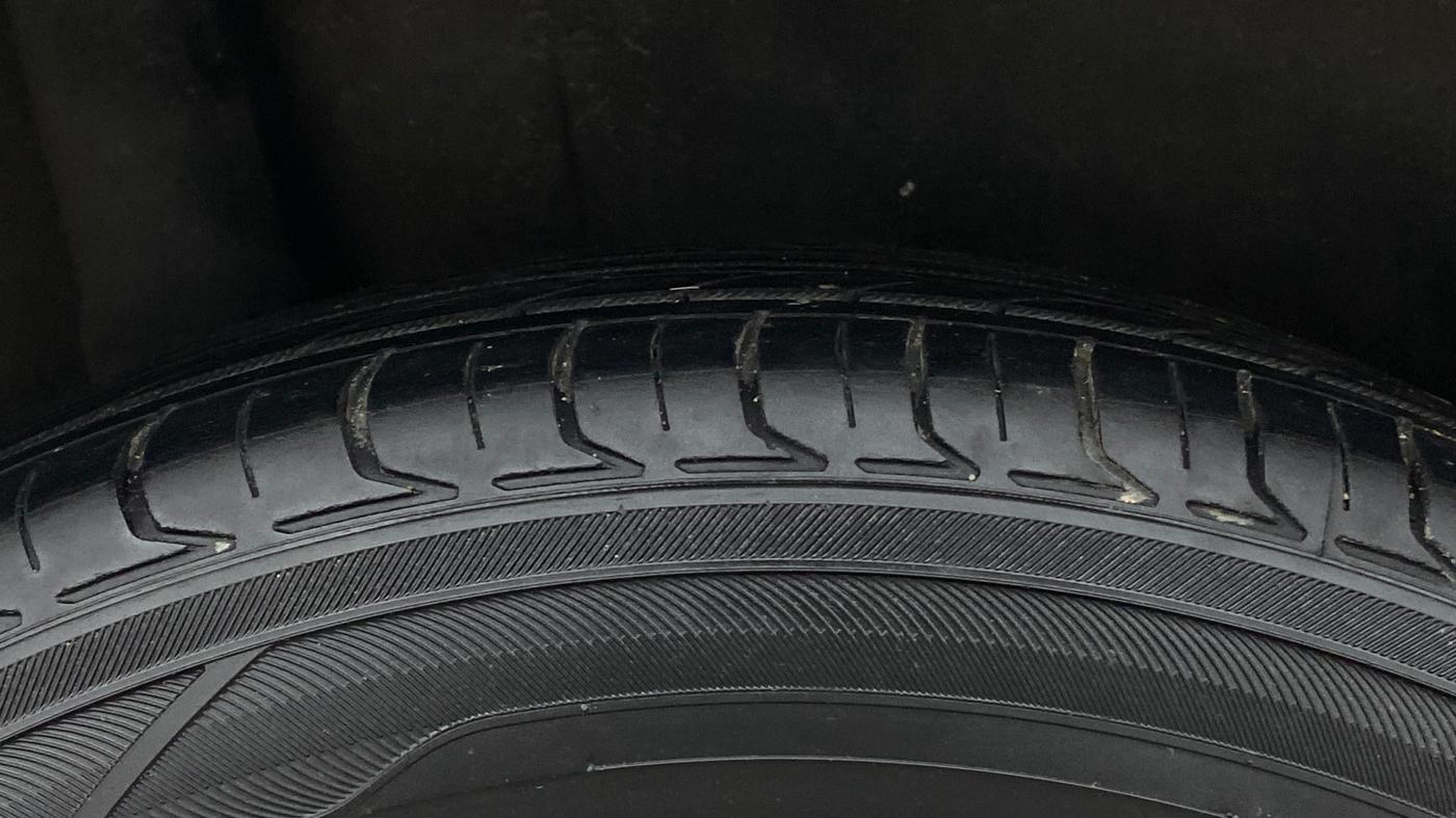 2013 Honda City 1.5L I-VTEC V MT, Petrol, Manual, 1,20,789 km, Right Rear Tyre Tread