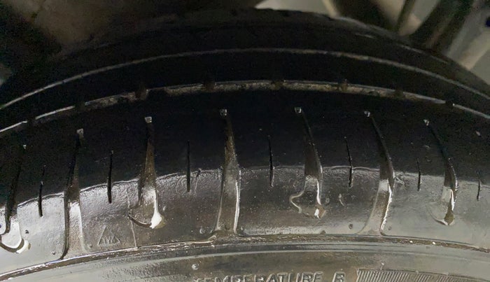 2019 Hyundai Grand i10 MAGNA CNG, CNG, Manual, 37,541 km, Left Rear Tyre Tread