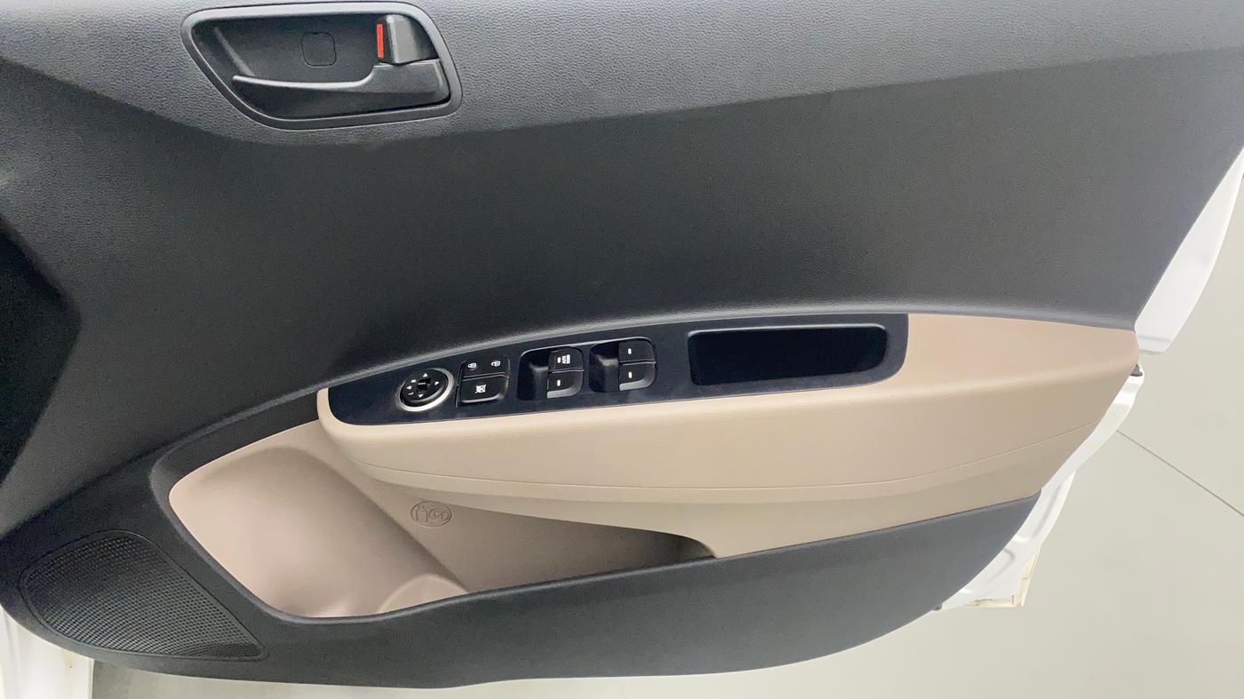 2019 Hyundai Grand i10 MAGNA CNG, CNG, Manual, 37,541 km, Driver Side Door Panels Control
