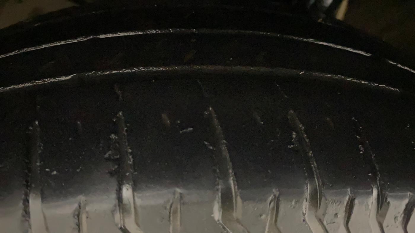 2022 Maruti XL6 ZETA AT, Petrol, Automatic, 62,625 km, Left Front Tyre Tread