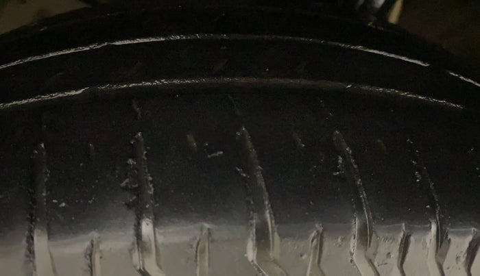 2022 Maruti XL6 ZETA AT, Petrol, Automatic, 62,592 km, Left Front Tyre Tread