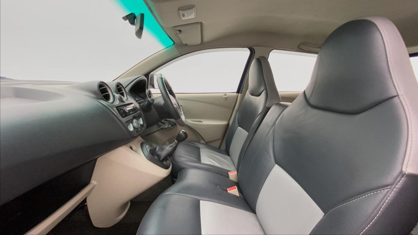 2017 Datsun Go T(O), Petrol, Manual, 35,115 km, Right Side Front Door Cabin