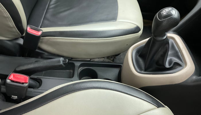 2018 Hyundai Xcent E+, Petrol, Manual, 73,244 km, Gear Lever