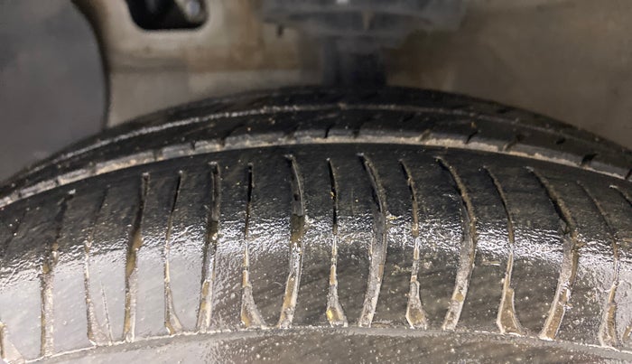 2018 Hyundai Xcent E+, Petrol, Manual, 73,244 km, Left Front Tyre Tread
