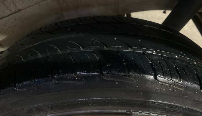 2014 Maruti Wagon R 1.0 VXI, Petrol, Manual, 1,25,276 km, Left Rear Tyre Tread